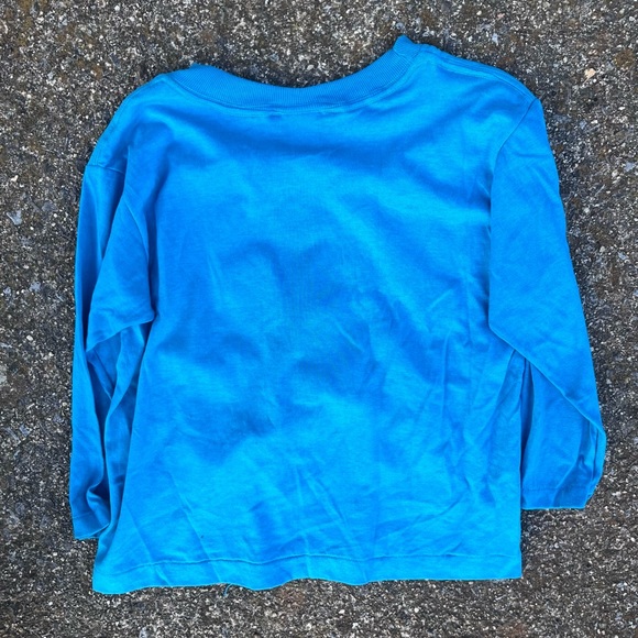 VINTAGE BLUE LONG SLEEVE TSHIRT WITH STUDENTS RIDING A RULER 4-6X - Picture 4 of 5